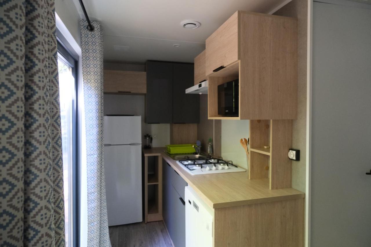 Camping Saint Michel Courtils Buitenkant foto