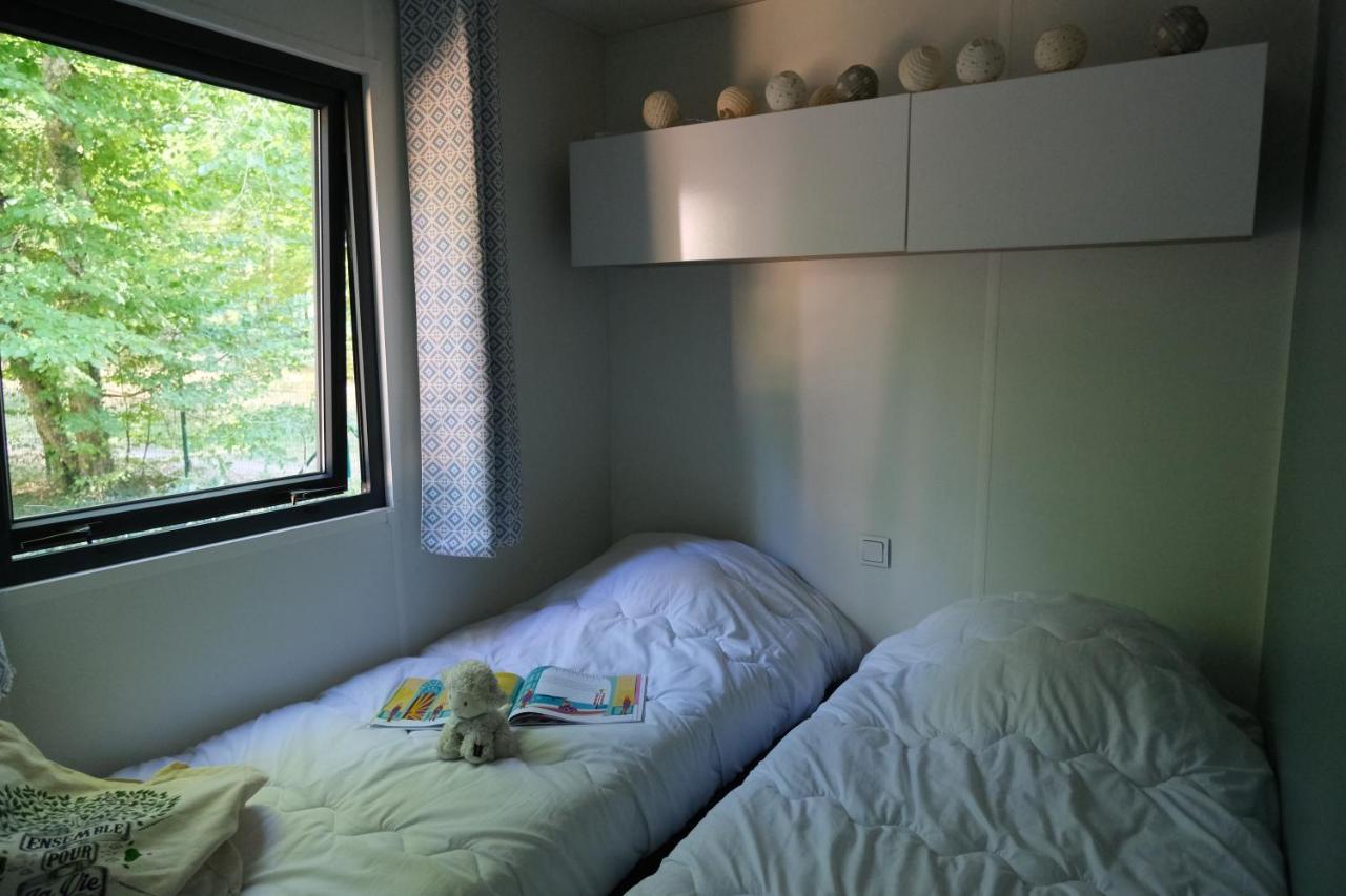 Camping Saint Michel Courtils Buitenkant foto