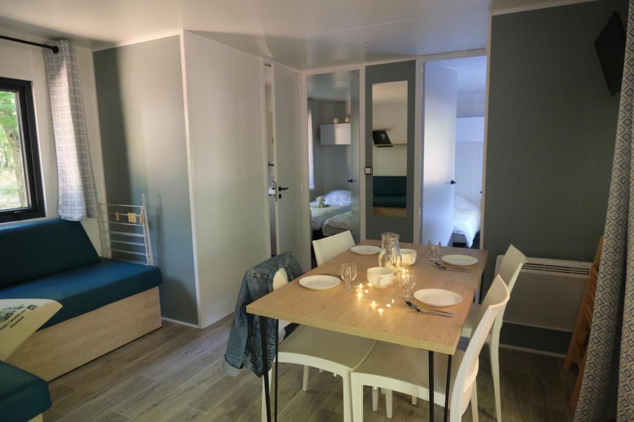 Camping Saint Michel Courtils Buitenkant foto