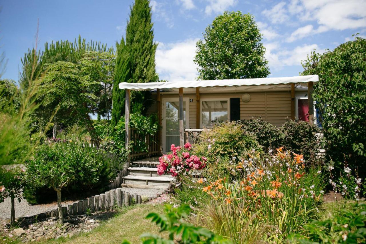 Camping Saint Michel Courtils Buitenkant foto